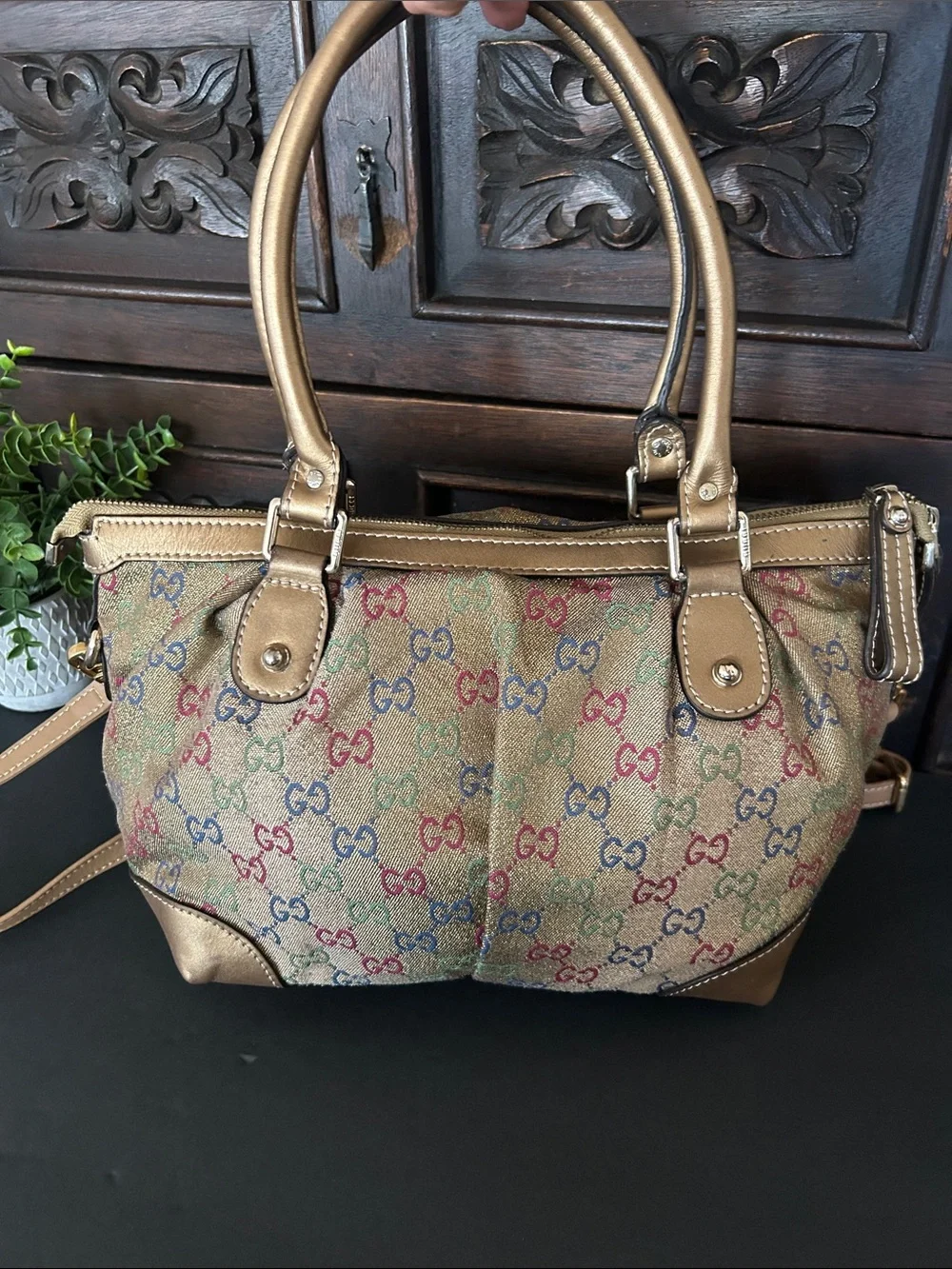 Beautiful bag beautiful shoulder